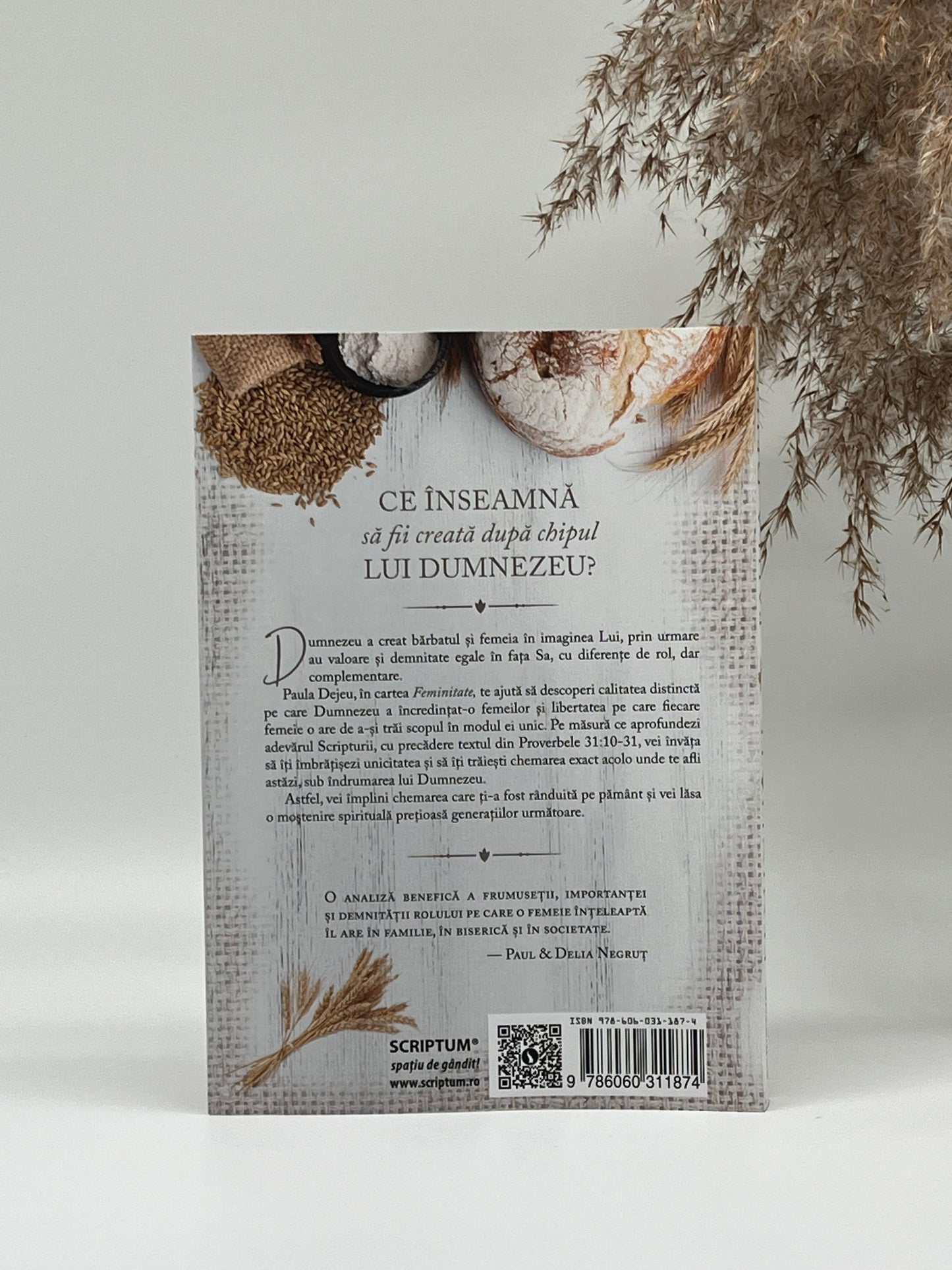 Feminitate -
Paula Dejeu