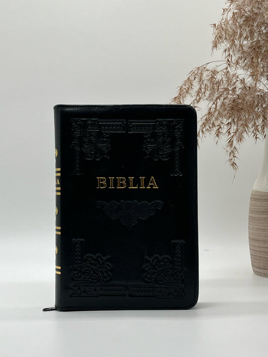 Biblia handmade neagră - marimea medie (057)
